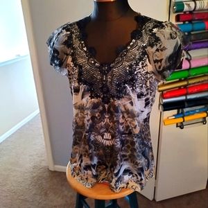 Black and white APT.9